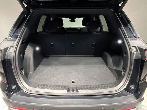 Used 2026 Chevrolet Equinox LT w/ Convenience Package II image 5