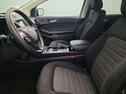 Used 2020 Ford Edge SE image 17