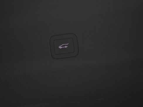 Used 2025 Chevrolet Suburban RST w/ RST Capability Package AWD/4WD image 19