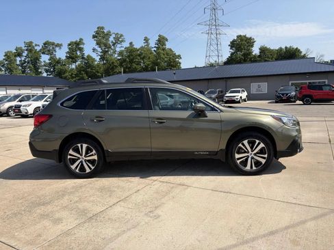 Used 2019 Subaru Outback 2.5i Limited w/ Popular Package #2 AWD/4WD image 4
