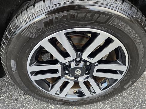 Used 2018 Toyota 4Runner Limited image 12