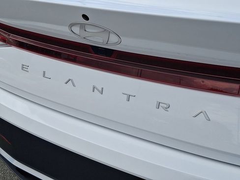 Used 2024 Hyundai Elantra SEL FWD image 30