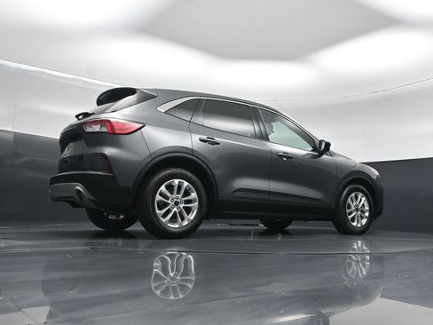 Used 2022 Ford Escape SE FWD image 42