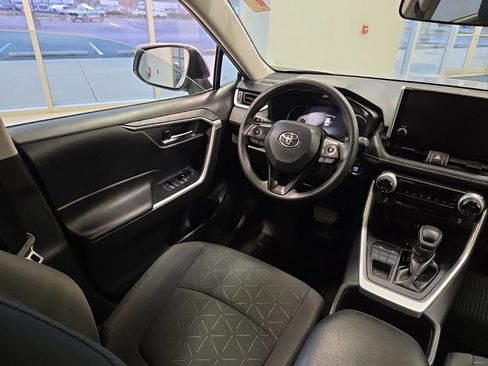 Used 2024 Toyota RAV4 XLE image 17