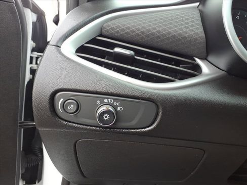 Used 2023 Chevrolet Malibu LT image 21