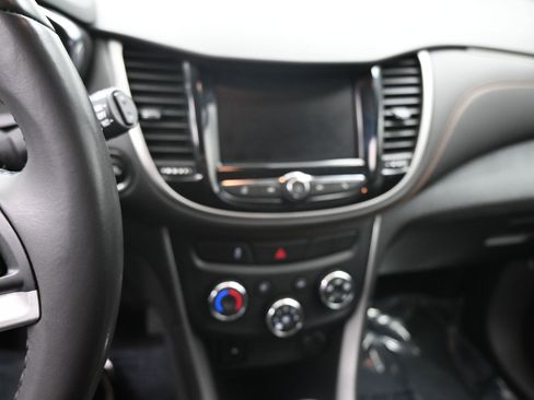 Used 2020 Chevrolet Trax LT w/ Driver Confidence Package image 15