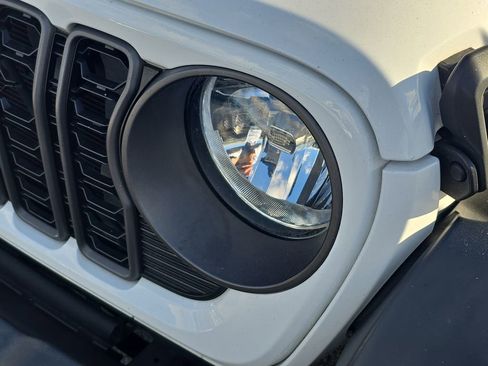 Used 2024 Jeep Wrangler Sport S image 8