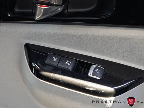 Used 2024 Kia Carnival SX Prestige FWD image 39