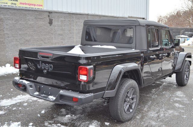 New 2026 Jeep Gladiator Sport AWD/4WD image 8