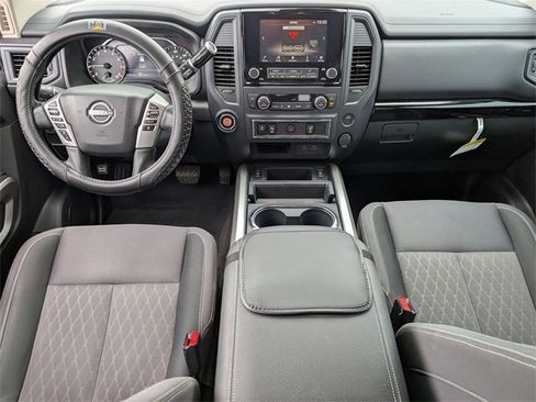 Used 2023 Nissan Titan SV w/ SV Convenience Package image 9