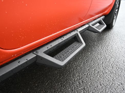 Used 2025 Nissan Frontier PRO-4X image 10