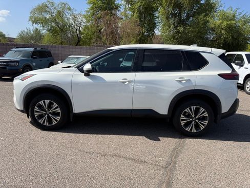 Used 2021 Nissan Rogue SV FWD image 8