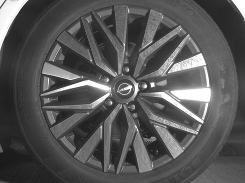 Used 2025 Nissan Altima 2.5 SV FWD image 14