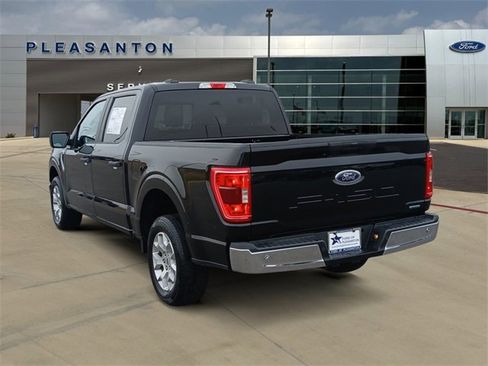 Used 2023 Ford F150 XLT image 3