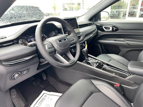 New 2026 Jeep Compass Latitude image 18