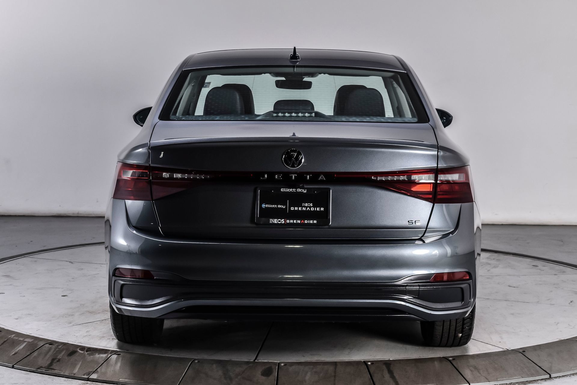 Used 2025 Volkswagen Jetta SE FWD image 5