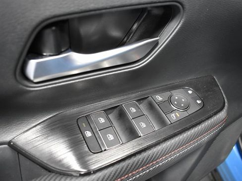 Certified 2025 Nissan Kicks SR image 15