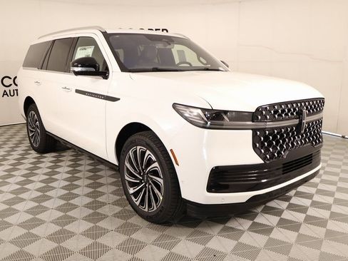 New 2025 Lincoln Navigator Black Label AWD/4WD image 1