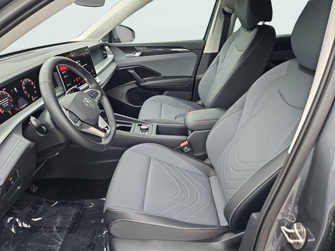 Certified 2026 Volkswagen Tiguan SE AWD/4WD image 30