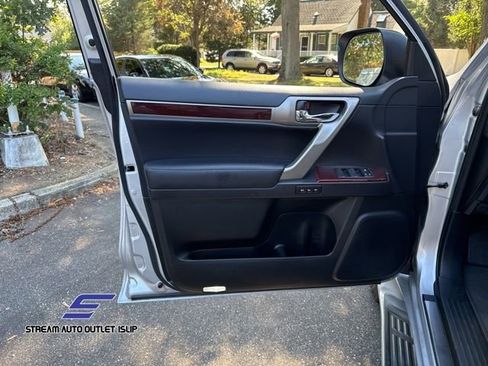 Used 2019 Lexus GX 460 image 31