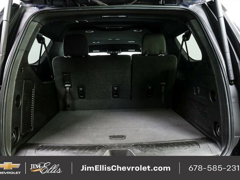 Used 2024 Chevrolet Suburban LT image 31