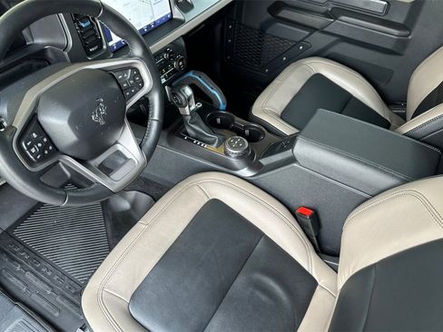 Used 2024 Ford Bronco Wildtrak image 10