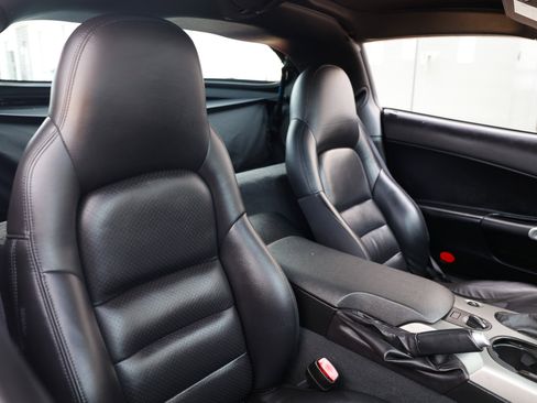 Used 2005 Chevrolet Corvette Coupe w/ Preferred Equipment Group image 11