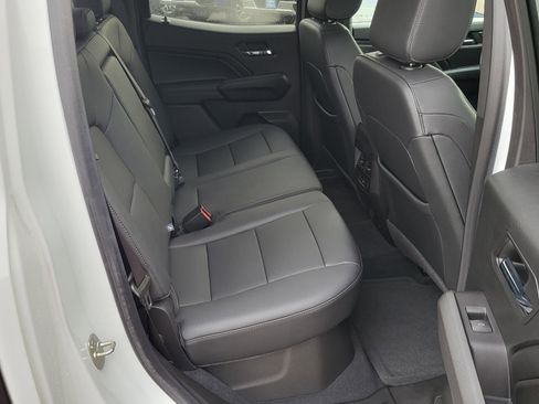 Used 2024 Chevrolet Colorado LT w/ LT Convenience Package III image 11