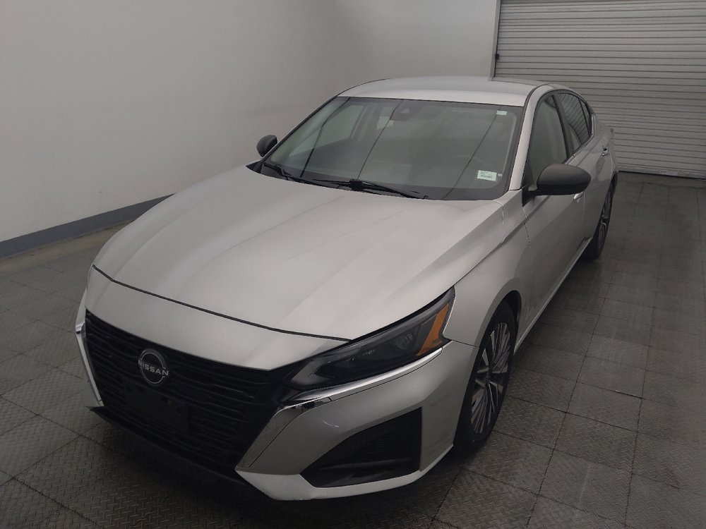 Used 2024 Nissan Altima 2.5 SV FWD image 15