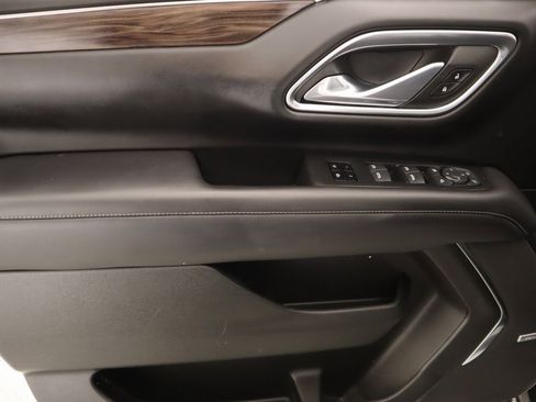 Used 2023 Chevrolet Suburban Z71 w/ Luxury Package image 17