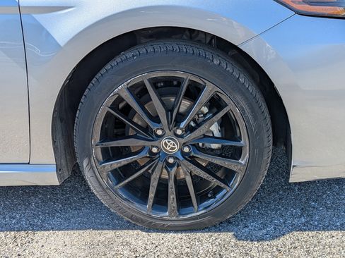 Used 2024 Toyota Camry XSE FWD image 11