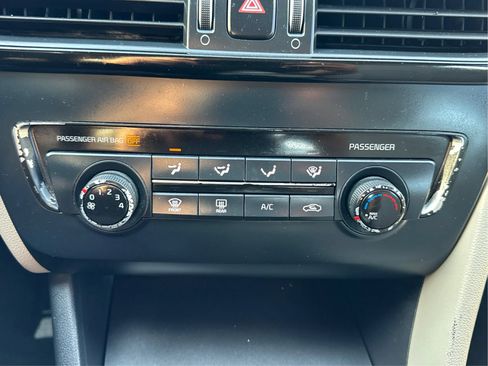 Used 2016 Kia Optima LX FWD image 32