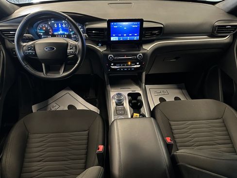 Used 2020 Ford Explorer XLT w/ Comfort Package AWD/4WD image 9