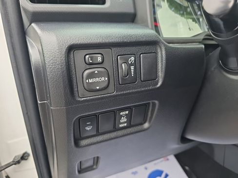 Used 2019 Toyota 4Runner SR5 Premium AWD/4WD image 17