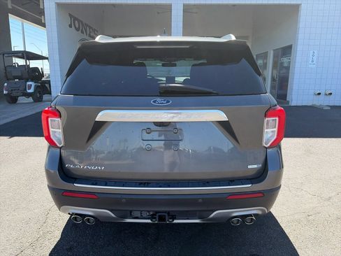 Used 2020 Ford Explorer Platinum w/ Premium Technology Package AWD/4WD image 4