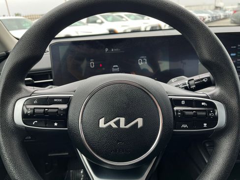 Used 2025 Kia K5 LXS image 29