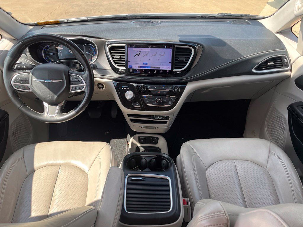Used 2021 Chrysler Pacifica Touring-L FWD image 6