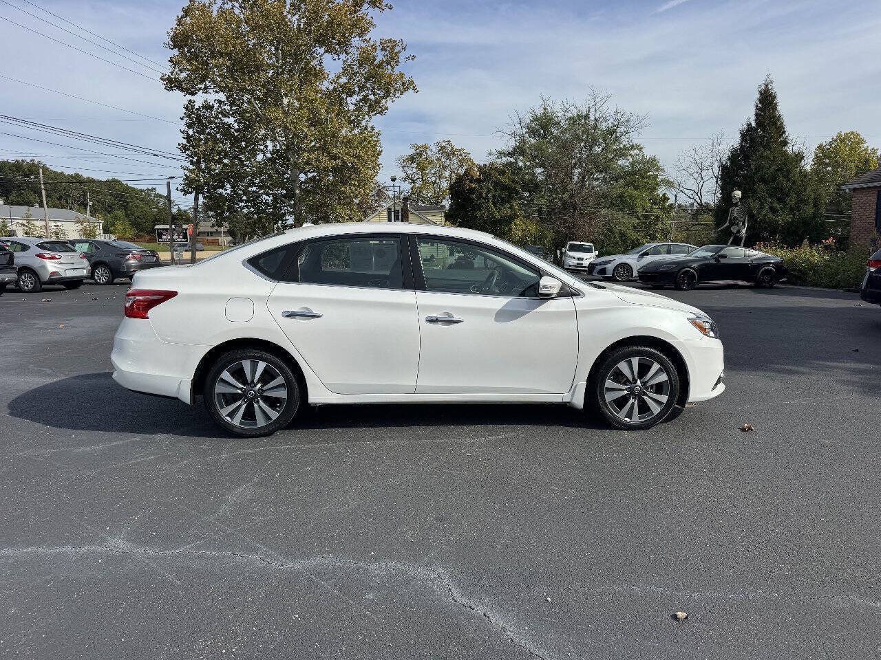Used 2017 Nissan Sentra SL w/ SL Premium Technology Package FWD image 4