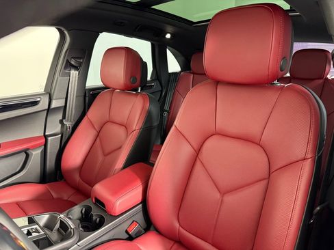 Certified 2026 Porsche Macan Turbo AWD/4WD image 5