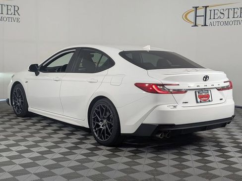Used 2025 Toyota Camry SE w/ Convenience Package FWD image 5