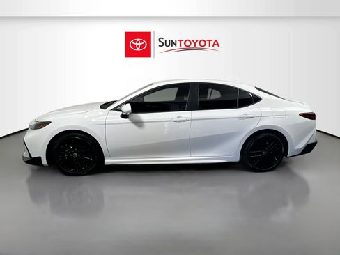 Used 2025 Toyota Camry SE FWD image 7