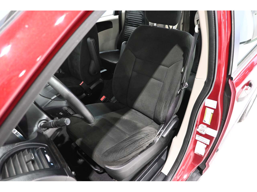 Used 2015 Dodge Grand Caravan American Value Package FWD image 14