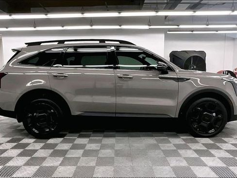 Used 2025 Kia Sorento SX Prestige w/ Olive Brown Leather Package image 13