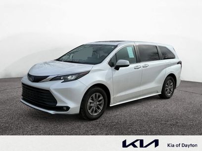 Used 2025 Toyota Sienna XLE