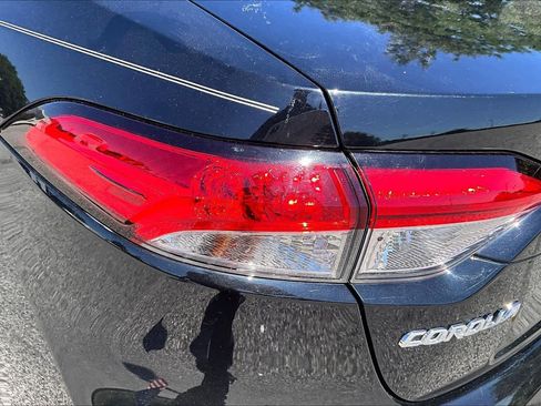 Used 2023 Toyota Corolla LE FWD image 28