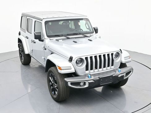 Used 2023 Jeep Wrangler Unlimited Sahara image 19