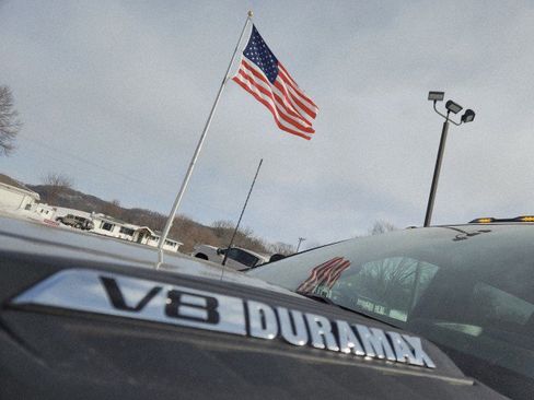 Used 2025 Chevrolet Silverado 2500 ZR2 w/ Technology Package image 9