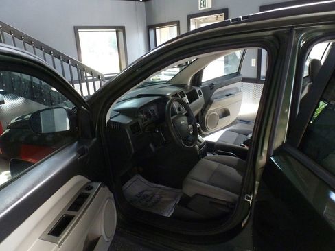 Used 2007 Jeep Compass Sport image 10