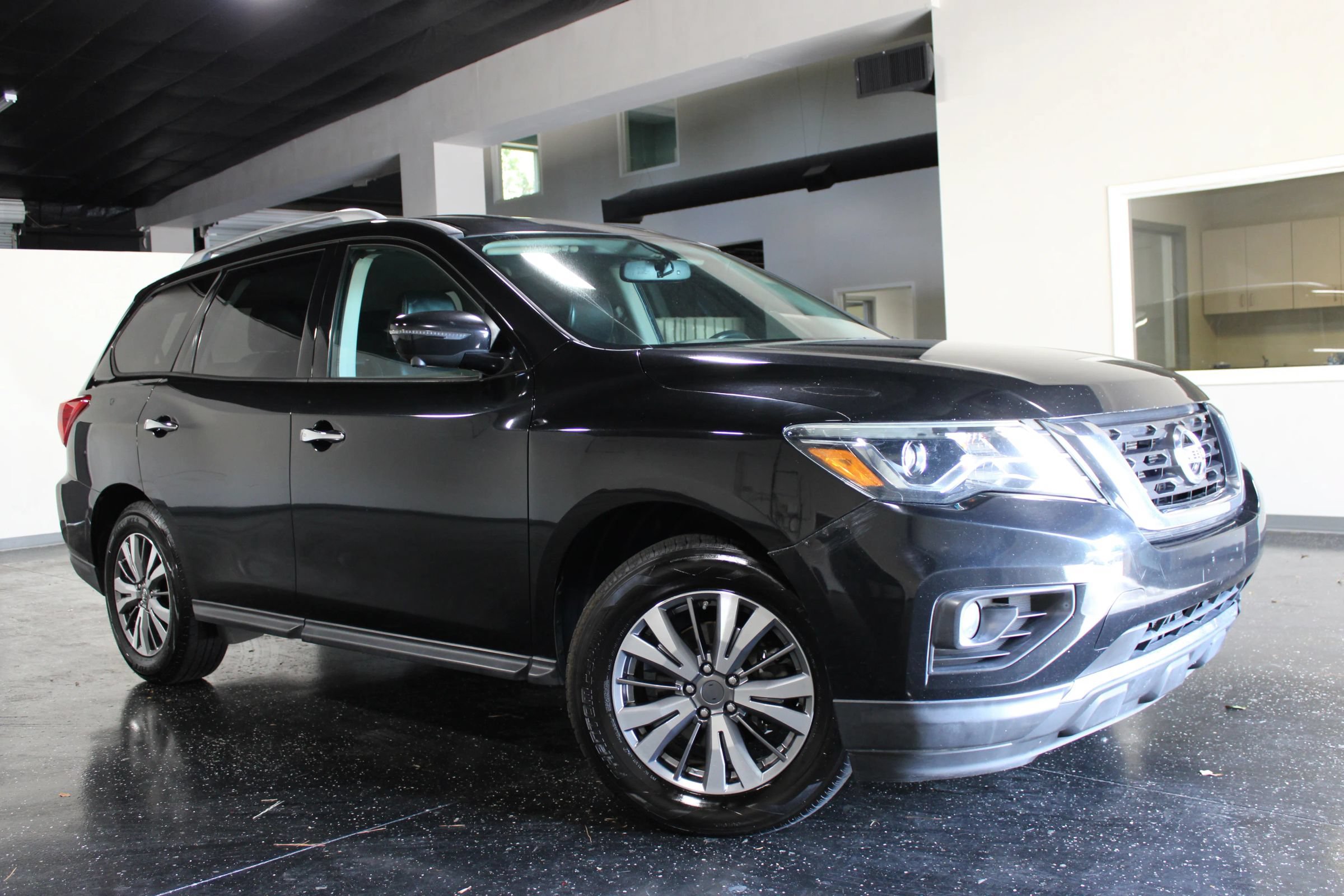 Used 2018 Nissan Pathfinder SL w/ Cargo Package FWD image 39