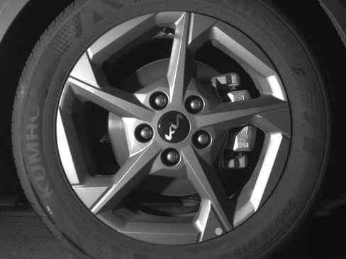 Used 2025 Kia K4 LXS image 13